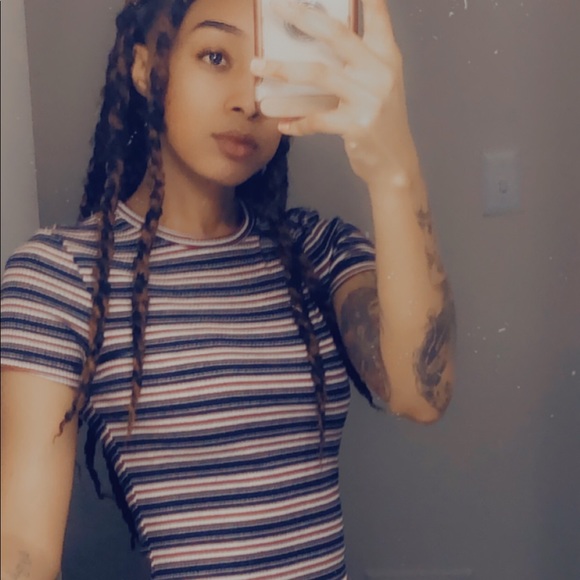 Meet your Posher, Nijah - Picture 2 of 4